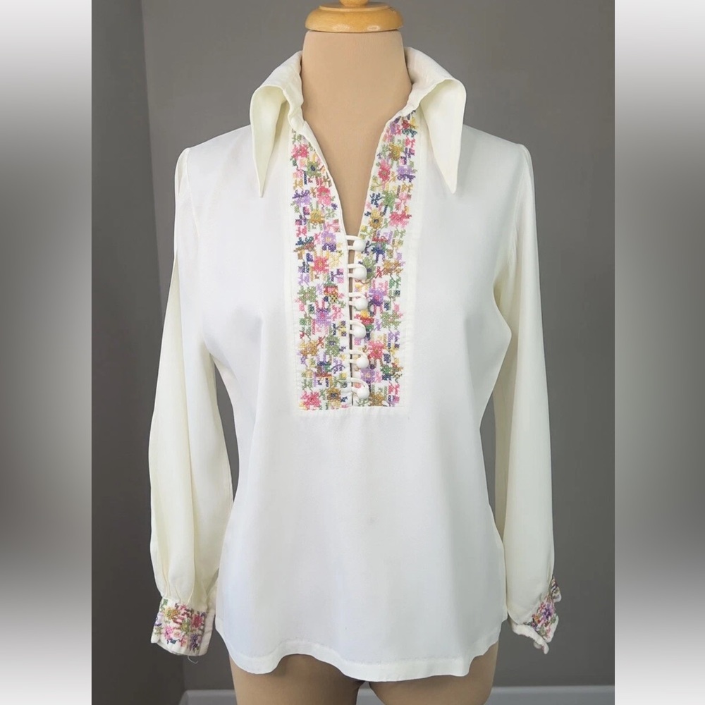 Vintage 60's Hippie Silk Floral Embroidered Hi Pointed Collar Blouse Top S